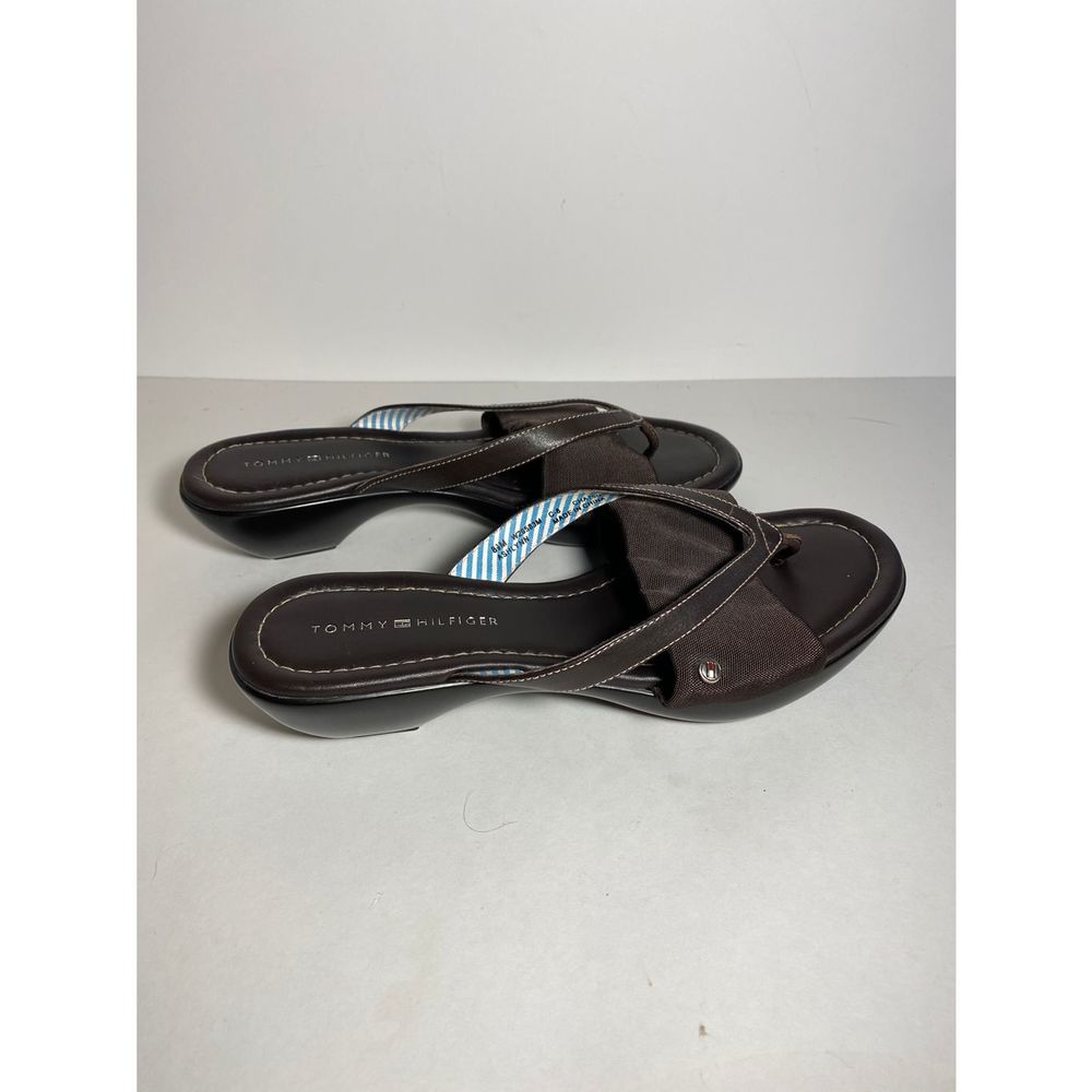 Tommy Hilfiger women’s brown Ashlynn Sandals like new condition size 8.5